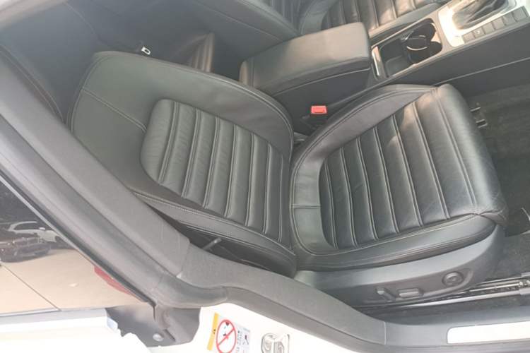 Used Volkswagen FAW-Volkswagen CC 2015 1.8TSI Prestige Model Right Front Seat