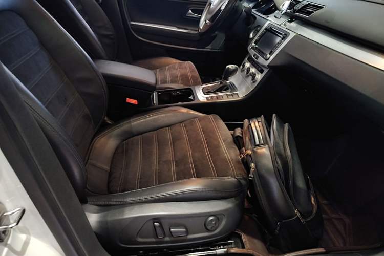 Used Volkswagen FAW-Volkswagen CC 2015 1.8TSI Luxury Model Right Front Seat