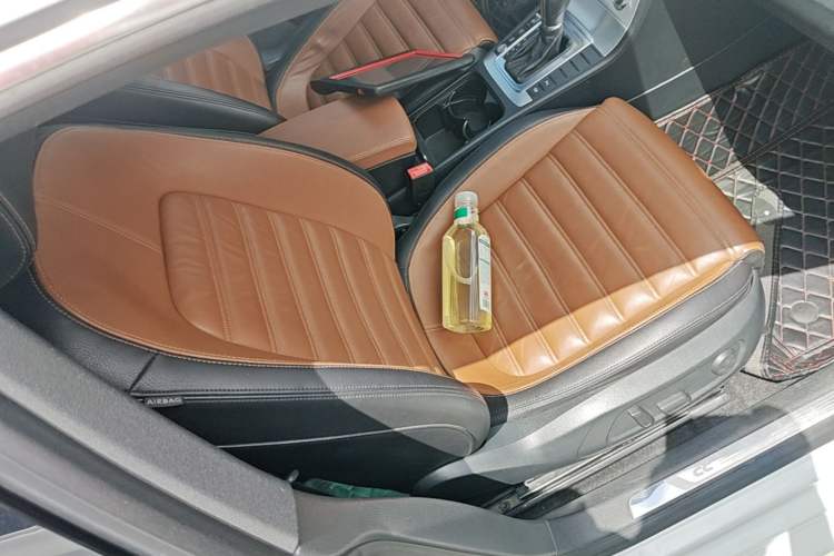 Used Volkswagen FAW-Volkswagen CC 2015 1.8TSI Luxury Model Right Front Seat