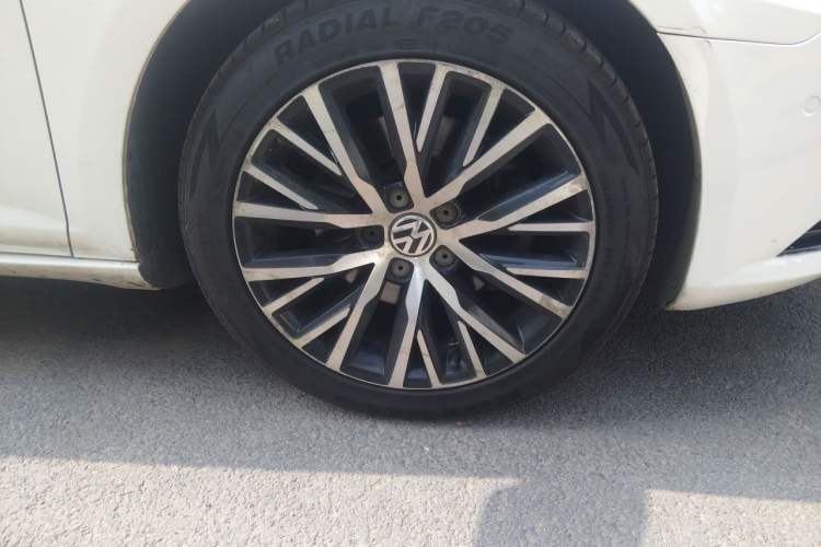 Used Volkswagen FAW-Volkswagen CC 2015 3.0 FSI V6 Right Front Wheel Hub