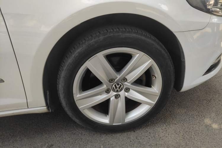 Used Volkswagen FAW-Volkswagen CC 2015 1.8TSI Prestige Model Right Front Wheel Hub