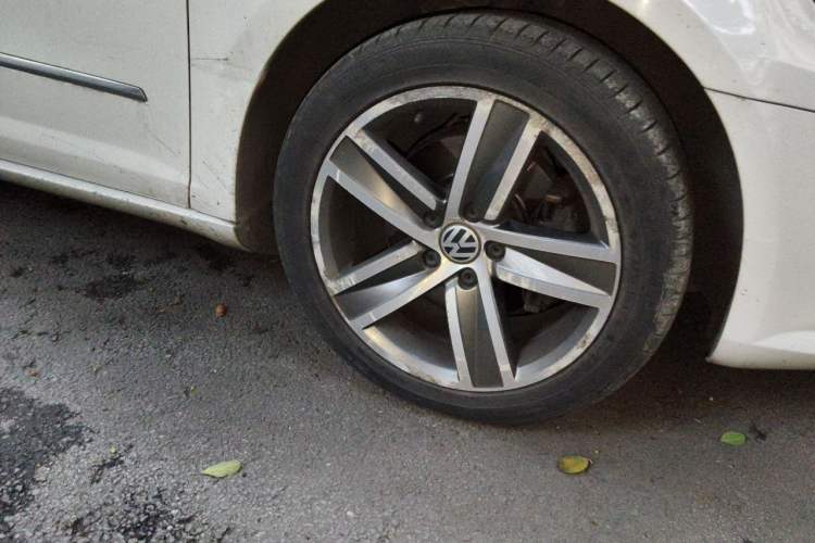 Used Volkswagen FAW-Volkswagen CC 2015 1.8TSI Luxury Model Right Front Wheel Hub