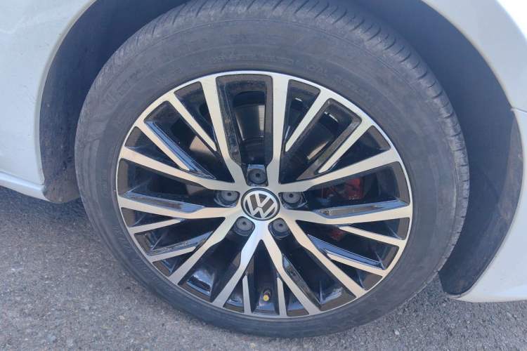 Used Volkswagen FAW-Volkswagen CC 2015 1.8TSI Prestige Model Right Front Wheel Hub