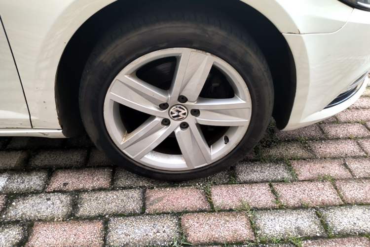 Used Volkswagen FAW-Volkswagen CC 2015 1.8TSI Prestige Model Right Front Wheel Hub