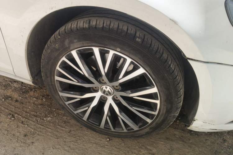 Used Volkswagen FAW-Volkswagen CC 2015 3.0 FSI V6 Right Front Wheel Hub