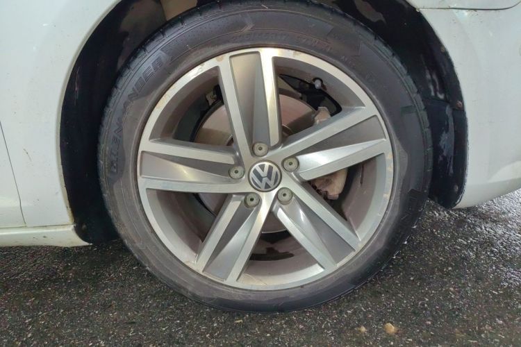 Used Volkswagen FAW-Volkswagen CC 2015 1.8TSI Luxury Model Right Front Wheel Hub