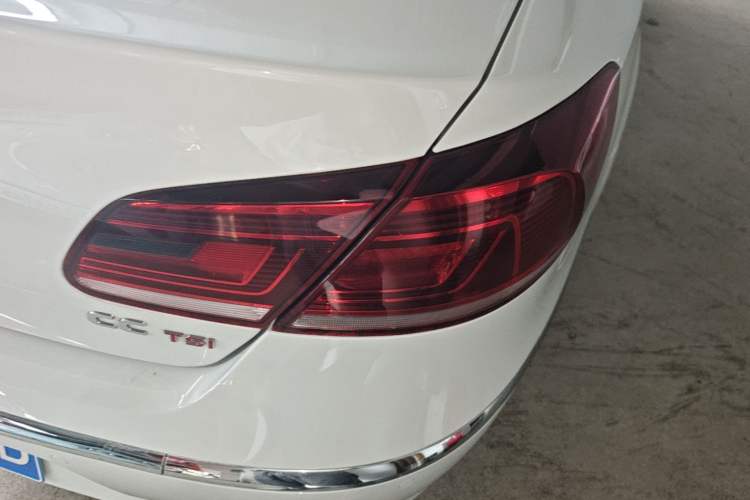 Used Volkswagen FAW-Volkswagen CC 2015 2.0 TSI Luxury Model Right Rear Taillight