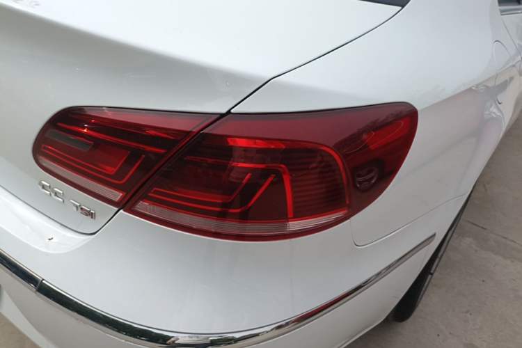 Used Volkswagen FAW-Volkswagen CC 2015 1.8TSI Prestige Model Right Rear Taillight