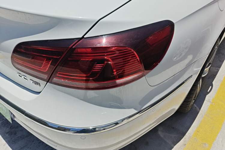 Used Volkswagen FAW-Volkswagen CC 2015 1.8TSI Luxury Model Right Rear Taillight