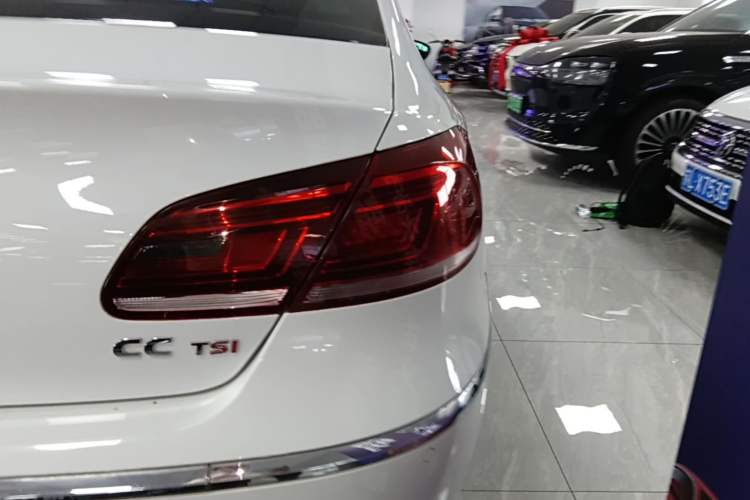 Used Volkswagen FAW-Volkswagen CC 2015 1.8TSI Luxury Model Right Rear Taillight