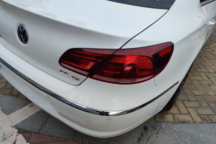 Used Volkswagen FAW-Volkswagen CC 2015 1.8TSI Luxury Model Right Rear Taillight