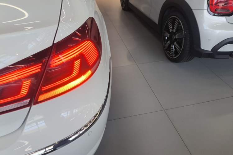 Used Volkswagen FAW-Volkswagen CC 2015 1.8TSI Luxury Model Right Rear Taillight