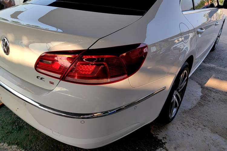 Used Volkswagen FAW-Volkswagen CC 2015 1.8TSI Luxury Model Right Rear Taillight