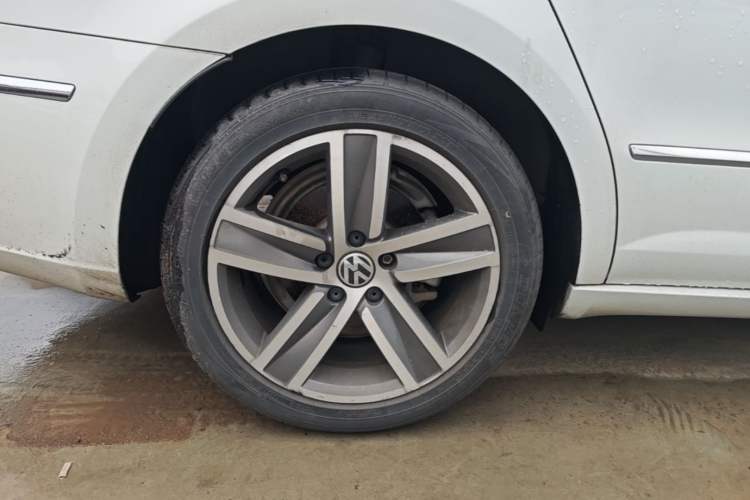 Used Volkswagen FAW-Volkswagen CC 2015 1.8TSI Luxury Model Right Rear Wheel Hub