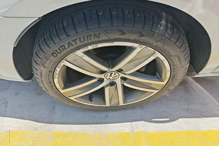 Used Volkswagen FAW-Volkswagen CC 2015 1.8TSI Luxury Model Right Rear Wheel Hub