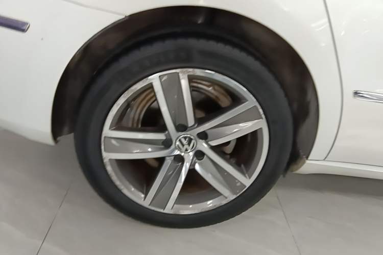 Used Volkswagen FAW-Volkswagen CC 2015 1.8TSI Luxury Model Right Rear Wheel Hub