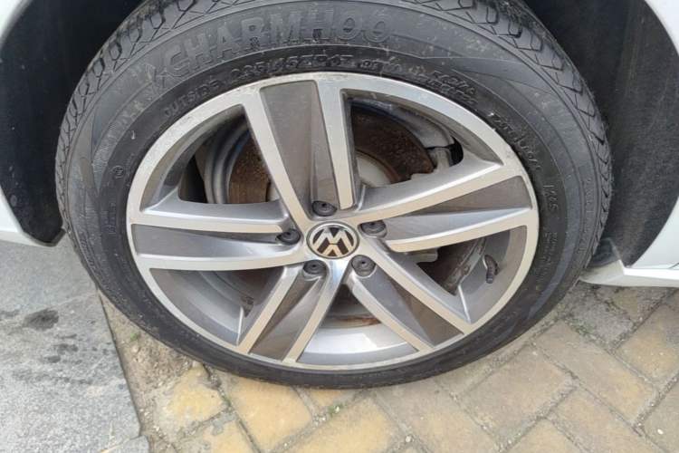 Used Volkswagen FAW-Volkswagen CC 2015 1.8TSI Luxury Model Right Rear Wheel Hub