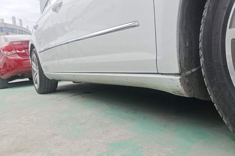 Used Volkswagen FAW-Volkswagen CC 2015 1.8TSI Luxury Model Right Side Sill