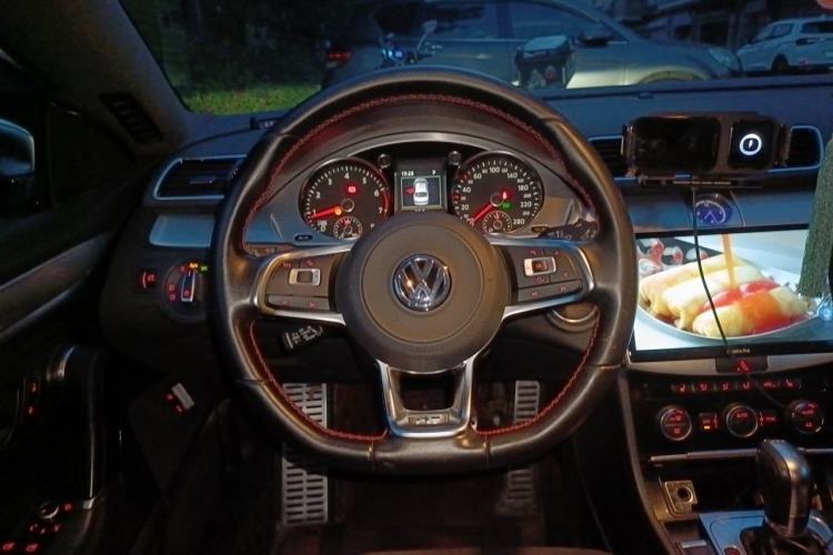 Used Volkswagen FAW-Volkswagen CC 2015 1.8TSI Luxury Model Steering Wheel