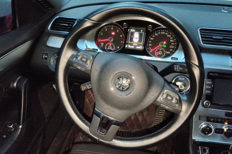 Used Volkswagen FAW-Volkswagen CC 2015 1.8TSI Luxury Model Steering Wheel