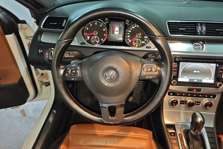 Used Volkswagen FAW-Volkswagen CC 2015 1.8TSI Luxury Model Steering Wheel