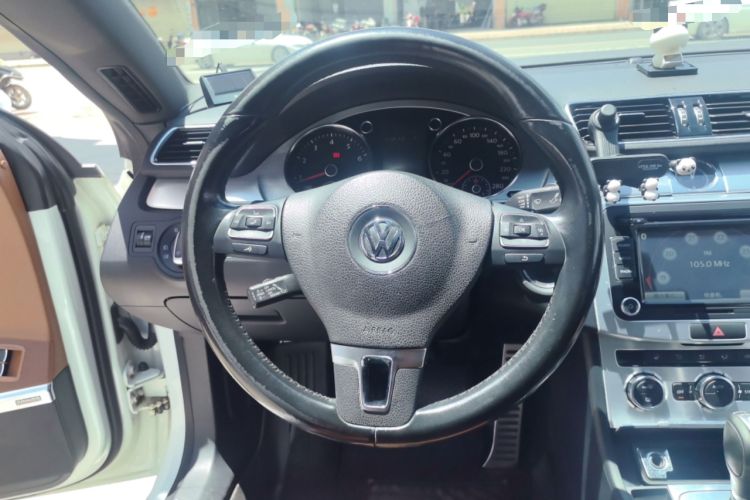 Used Volkswagen FAW-Volkswagen CC 2015 2.0 TSI Ultimate Model Steering Wheel