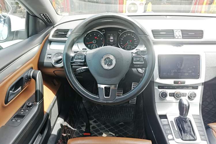 Used Volkswagen FAW-Volkswagen CC 2015 1.8TSI Luxury Model Steering Wheel