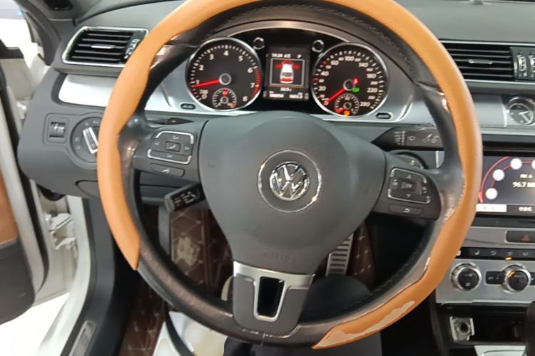 Used Volkswagen FAW-Volkswagen CC 2015 1.8TSI Luxury Model Steering Wheel