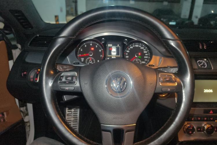 Used Volkswagen FAW-Volkswagen CC 2015 2.0 TSI Ultimate Model Steering Wheel