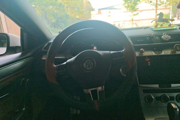 Used Volkswagen FAW-Volkswagen CC 2015 2.0 TSI Luxury Model Steering Wheel
