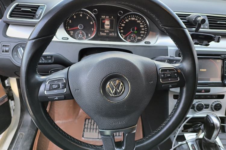 Used Volkswagen FAW-Volkswagen CC 2015 1.8TSI Luxury Model Steering Wheel