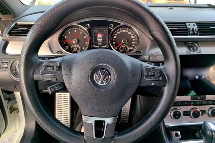 Used Volkswagen FAW-Volkswagen CC 2015 1.8TSI Luxury Model Steering Wheel