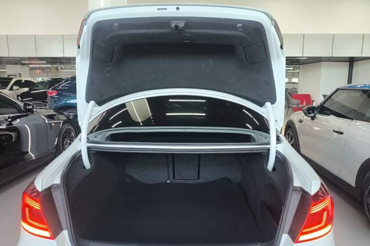 Used Volkswagen FAW-Volkswagen CC 2015 1.8TSI Luxury Model Trunk