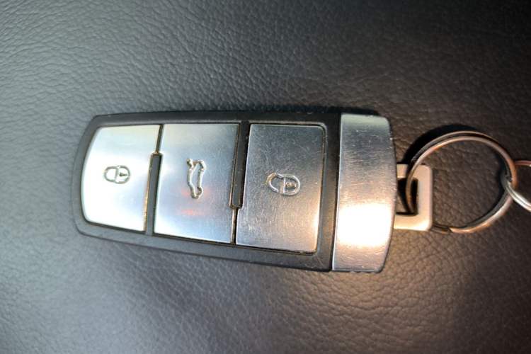 Used Volkswagen FAW-Volkswagen CC 2015 1.8TSI Prestige Model Vehicle Key