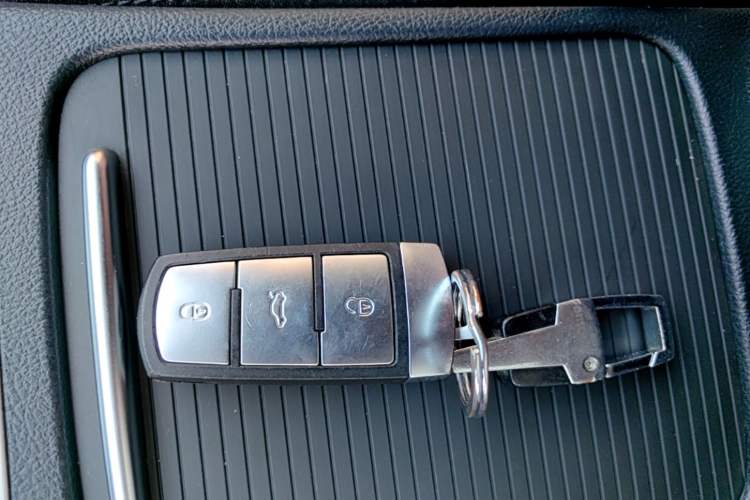 Used Volkswagen FAW-Volkswagen CC 2015 1.8TSI Luxury Model Vehicle Key
