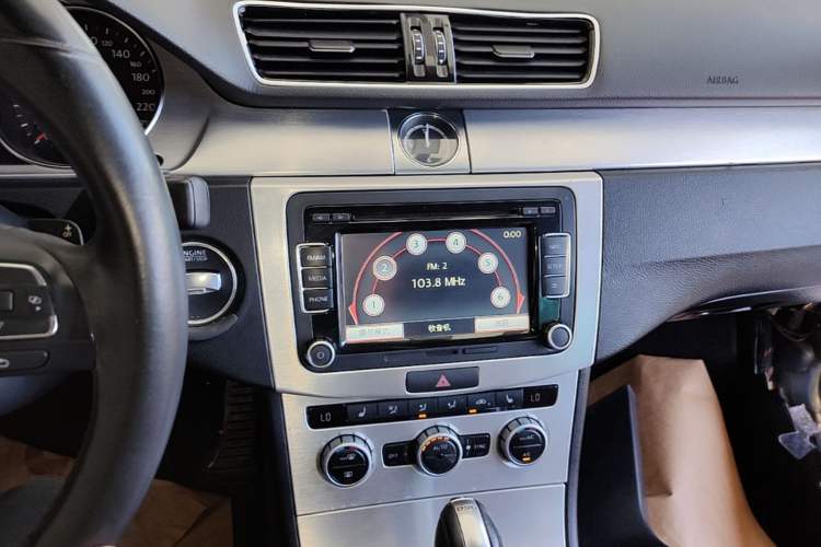 Used Volkswagen FAW-Volkswagen CC 2015 2.0 TSI Luxury Model Audio And AC Panel