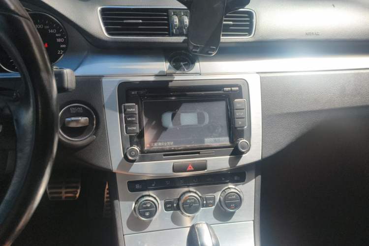 Used Volkswagen FAW-Volkswagen CC 2015 1.8TSI Luxury Model Audio And AC Panel