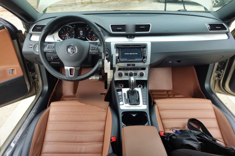 Used Volkswagen FAW-Volkswagen CC 2015 1.8TSI Luxury Model Center Console
