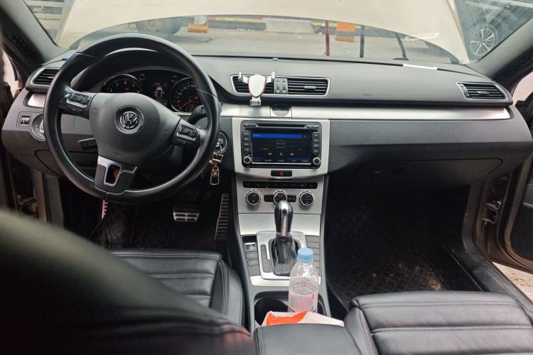 Used Volkswagen FAW-Volkswagen CC 2015 1.8TSI Prestige Model Center Console