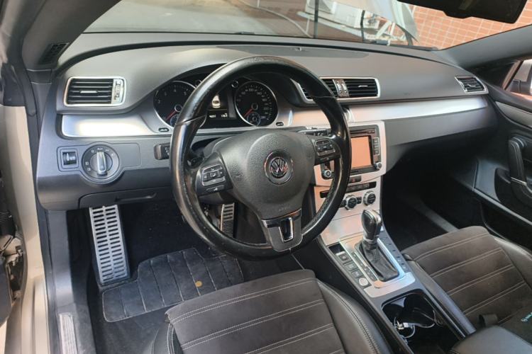 Used Volkswagen FAW-Volkswagen CC 2015 2.0 TSI Luxury Model Center Console