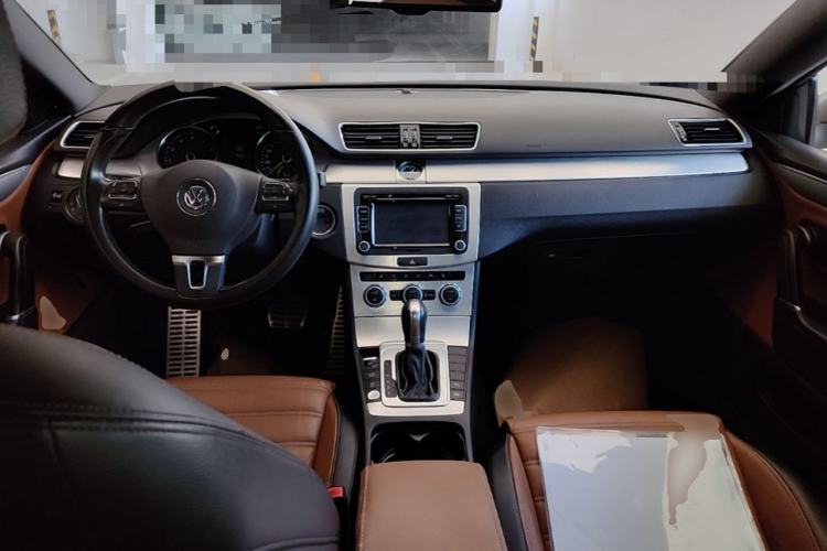 Used Volkswagen FAW-Volkswagen CC 2015 2.0 TSI Luxury Model Center Console