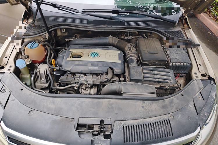 Used Volkswagen FAW-Volkswagen CC 2015 1.8TSI Luxury Model Engine Bay