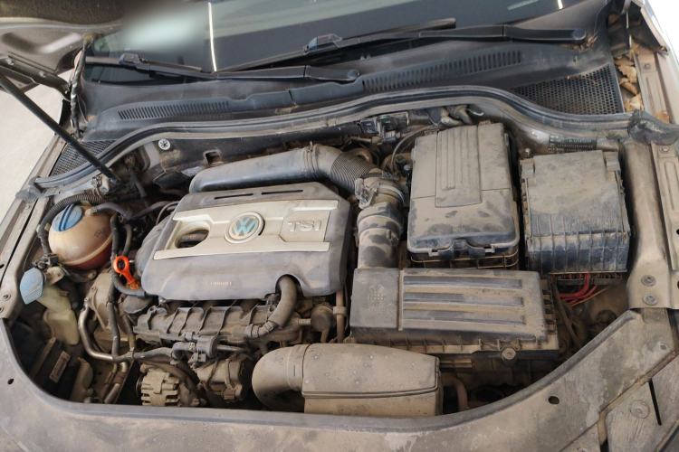 Used Volkswagen FAW-Volkswagen CC 2015 1.8TSI Luxury Model Engine Bay