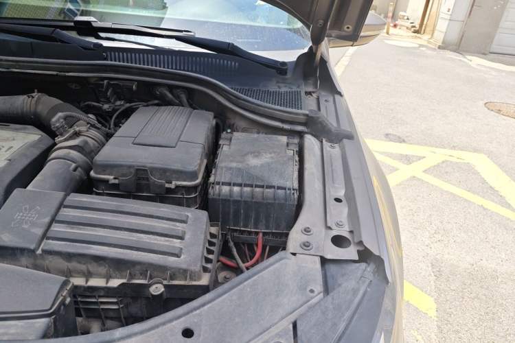 Used Volkswagen FAW-Volkswagen CC 2015 1.8TSI Luxury Model Engine Bay Left