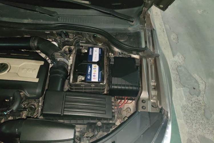 Used Volkswagen FAW-Volkswagen CC 2015 2.0 TSI Luxury Model Engine Bay Left