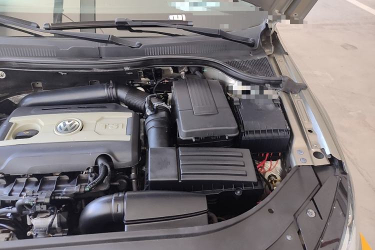 Used Volkswagen FAW-Volkswagen CC 2015 2.0 TSI Luxury Model Engine Bay Left
