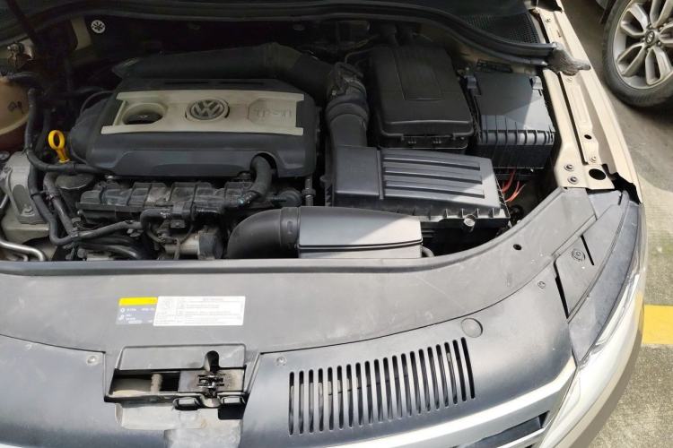 Used Volkswagen FAW-Volkswagen CC 2015 2.0 TSI Luxury Model Engine Bay Left