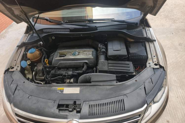 Used Volkswagen FAW-Volkswagen CC 2015 2.0 TSI Luxury Model Engine Bay
