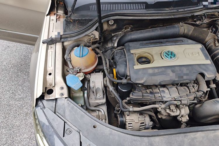 Used Volkswagen FAW-Volkswagen CC 2015 1.8TSI Luxury Model Engine Bay Right