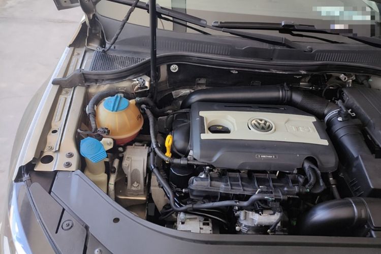 Used Volkswagen FAW-Volkswagen CC 2015 2.0 TSI Luxury Model Engine Bay Right
